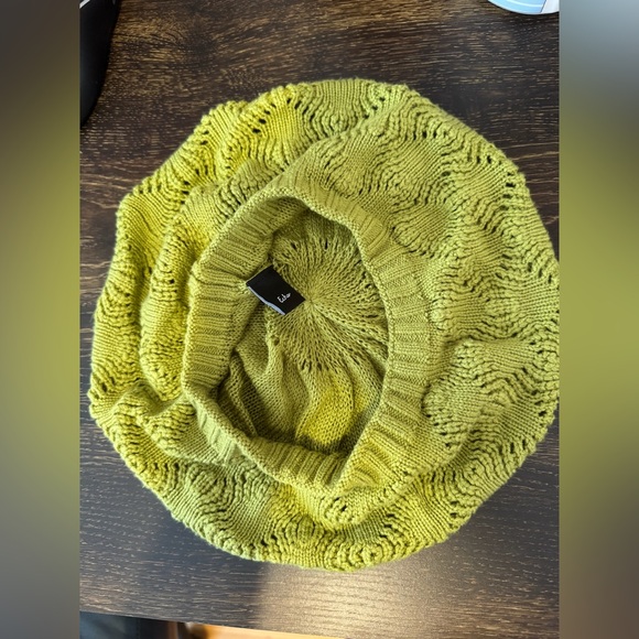 Green hat - Picture 2 of 2